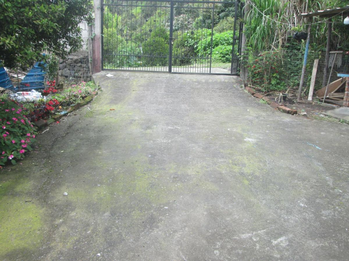 Casa Martin En Banos De Agua Santa Villa Exterior photo